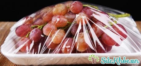 Màng bọc thực phẩm giúp bảo quản thực phẩm được lâu hơn