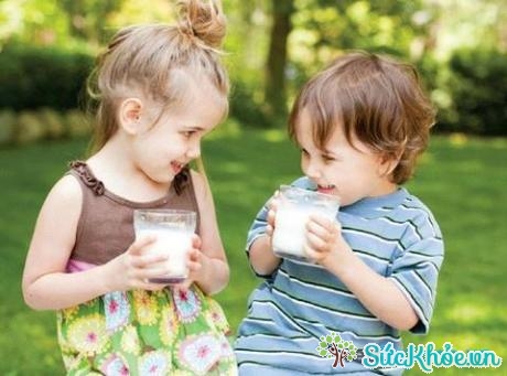 Sữa cho trẻ còi xương