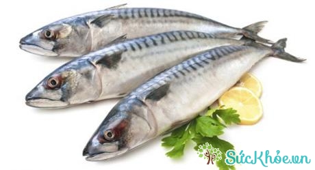 Nên bổ sung cá biển trong bữa ăn của người điều trị bệnh bướu cổ