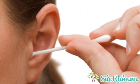 Làm thế nào để vệ sinh tai đúng chuẩn y tế