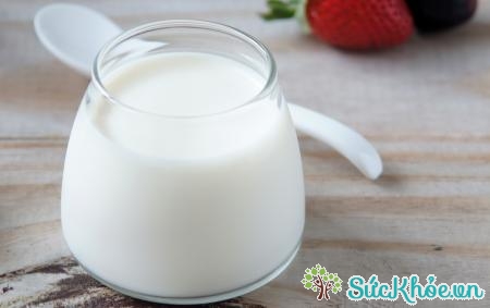 Sữa chua chứa nhiều chất chống oxy hóa, vitamin B2...
