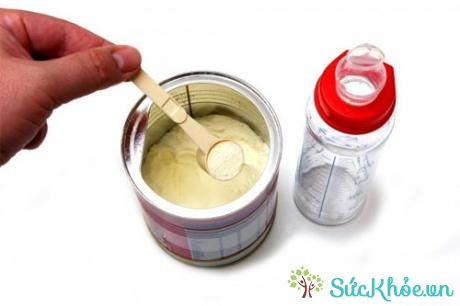 Cách chữa táo bón cho trẻ di sữa công thức