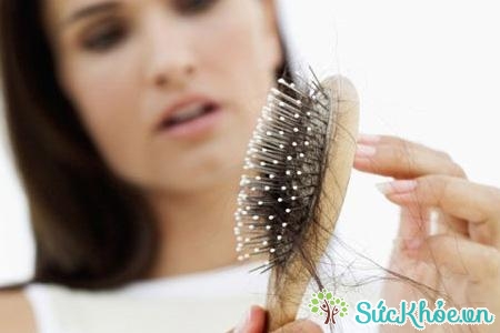 Bệnh rụng tóc ở nữ giới là hiện tượng bình thường ở chị em phụ nữ