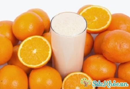 Sai lầm khi uống nước cam gần với uống sữa gây ảnh hưởng đến tiêu hóa