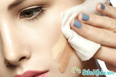 Chọn sản phẩm tẩy trang phù hợp với làn da của bạn