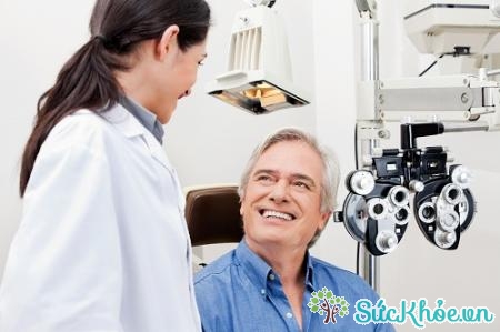 Đục thủy tinh thể ở người già là bệnh về mắt thường gặp nhất