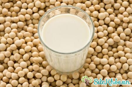 Tác dụng của sữa đậu nành làm giảm mụn đầu đen