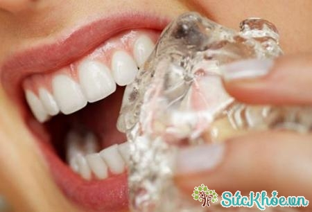 Chườm đá lạnh chữa đau răng hiệu quả tại nhà