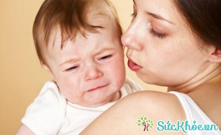 Đau bụng là triệu chứng rối loạn tiêu hóa ở trẻ sơ sinh thường gặp nhất
