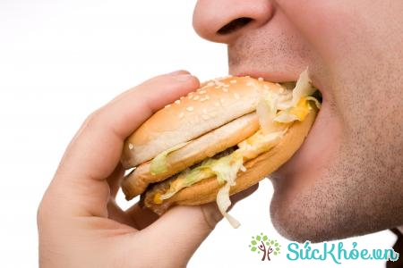 Thói quen ăn uống không lành mạnh là nguyên nhân viêm dạ dày phổ biến nhất