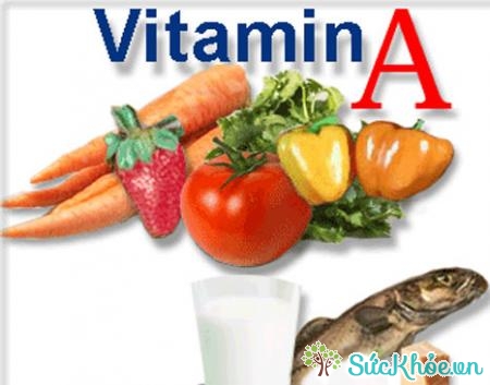 Bổ sung những loại thực phẩm giàu Vitamin A tốt cho mắt như cà rốt, rau cải xanh, cá hồi...
