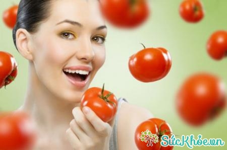 Cách trị sẹo lồi trên mặt bằng cà chua
