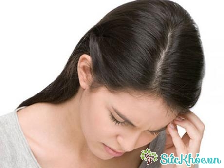 Để tóc ướt đi ngủ nhiều khả năng dẫn tới tình trạng đau đầu