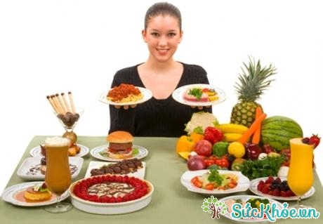 Nguyên tắc ăn uống hợp lý giúp kiểm soát lượng thức ăn vào cơ thể
