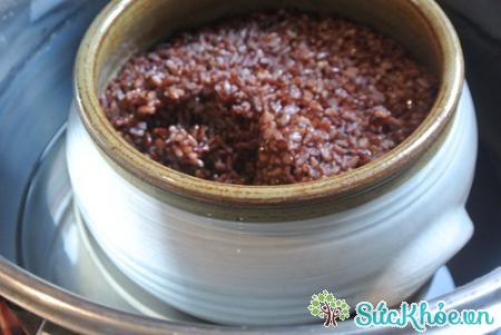 Áp dụng công thức nấu cơm gạo lứt để có nồi cơm ngon