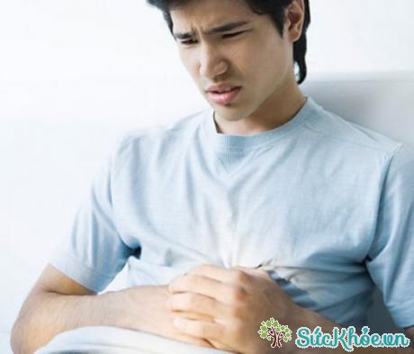 co cứng thành bụng là một triệu chứng viêm ruột thừa thường thấy