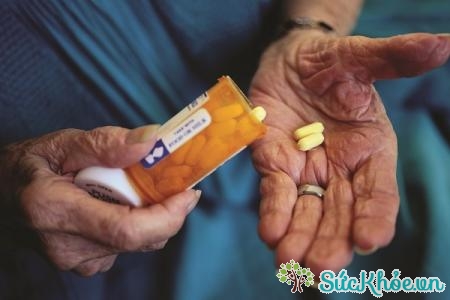 Thử thuốc Levodopa để chẩn đoán phân biệt bệnh Parkinson 