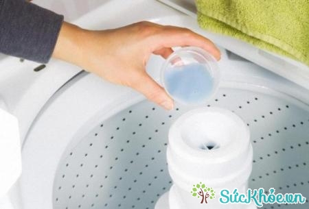 Cách dùng nước xả vải cho máy giặt có những lưu ý nhất định