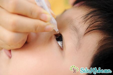 Cần lưu ý cách sử dụng thuốc mắt để tránh dị ứng