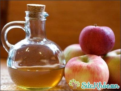 Uống giấm táo để chữa trào ngược dạ dày tại nhà
