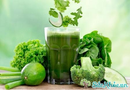 Rau xanh và nước trái cây cũng là loại thực phẩm tốt cho người ung thư thực quản