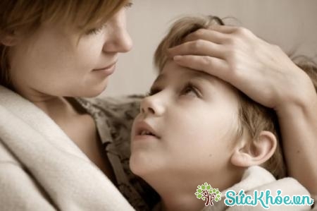 Chứng đau đầu và đau nửa đầu thường có xu hướng giảm ở bé trai khi lớn