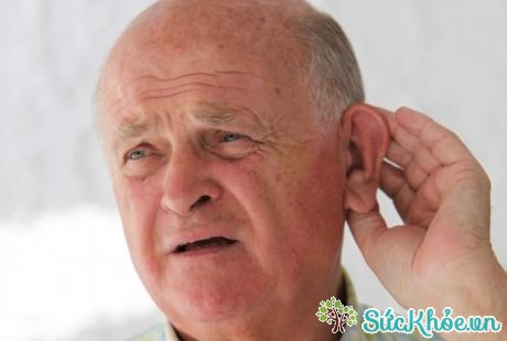 Điếc dẫn truyền do hoạt động của xương con trong tai