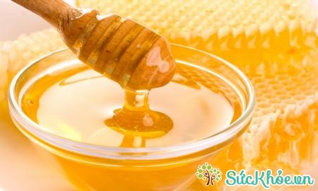 Mật ong có tác dụng làm dịu thanh quản