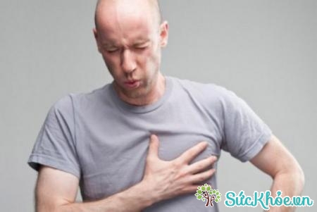 Đau ngực là triệu chứng viêm màng phổi chính