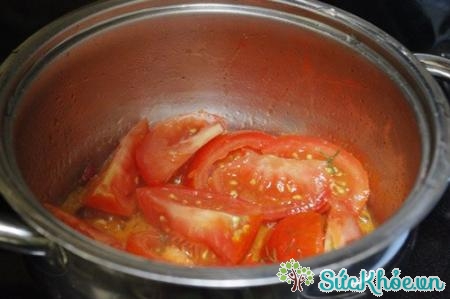 Chế biến cà chua quá lâu sẽ làm mất chất dinh dưỡng và mùi vị
