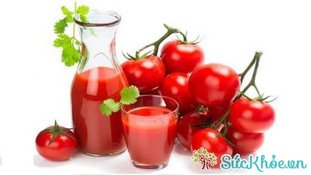 Cà chua không chỉ cung cấp vitamin C mà còn là thực phẩm tăng vòng 1 hoàn hảo