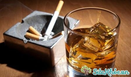 Rượu, thuốc lá cũng có liên quan đến sảy thai liên tiếp