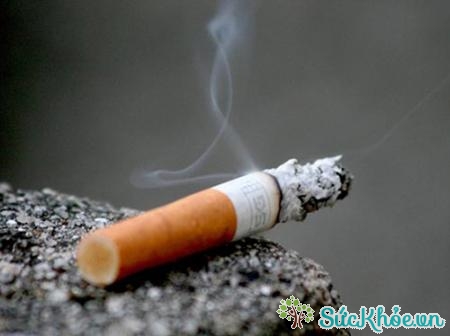 Nicotin trong thuốc lá gây hiện tượng thai ngoài tử cung