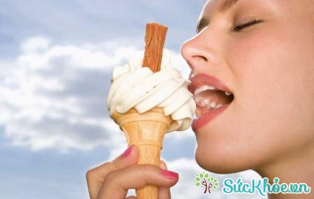 Ăn kem tráng miệng khiến bạn dễ mắc tiểu đường tuýp 2
