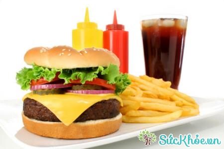 Ăn nhiều đồ ăn nhanh cũng là nguyên nhân bệnh tiểu đường