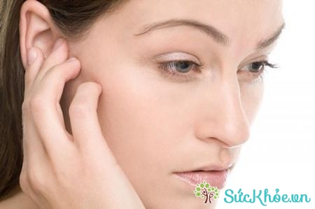 Suy giảm thính lực là một biến chứng viêm tai ngoài thường gặp