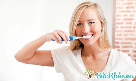 Bạn cần chăm sóc răng miệng đúng cách để răng khỏe hơn