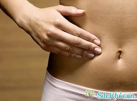 Chướng bụng là một trong những dấu hiệu nhận biết u xơ cổ tử cung