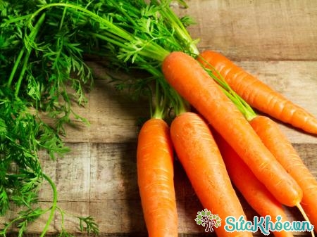 Khuyến cáo cách ăn cà rốt đúng cách là khi không ăn nó với thực phẩm chứa vitamin C khác