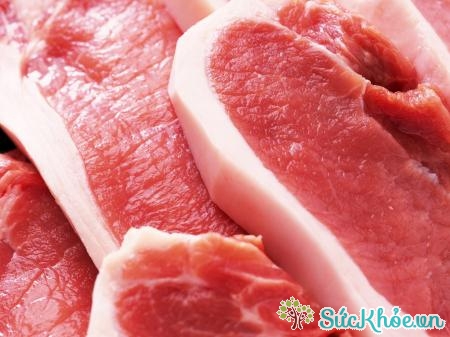Thịt lợn nấu cùng rau cần, giá đỗ cũng tốt cho người bị viêm phế quản mạn