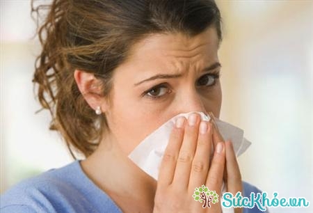 Người bị viêm xoang thường có biểu hiện nghẹt mũi