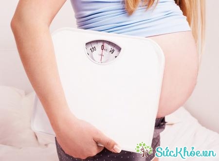 Kiểm soát cân nặng cũng là cách chữa trào ngược dạ dày cho bà bầu hiệu quả