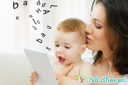 Cách giúp trẻ nhanh biết nói đơn giản là mẹ nên nói nhiều và nói chuẩn