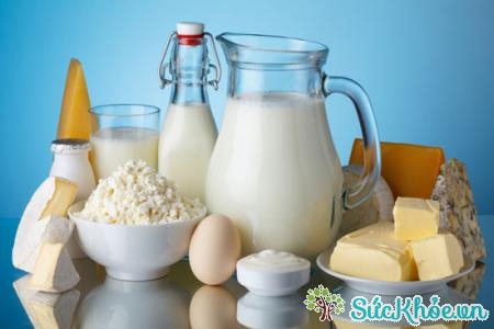 Các sản phẩm sữa cũng là thực phẩm không nên ăn trong ngày đèn đỏ