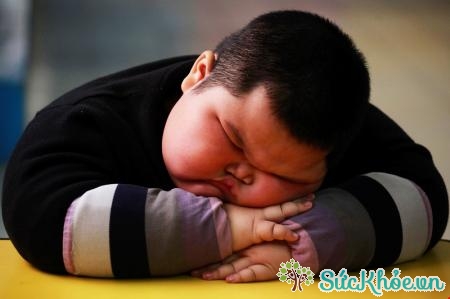 Mệt mỏi là một trong những tác hại của bệnh béo phì ở trẻ em