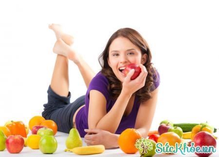 Chữa chảy máu chân bằng cách ăn trái cây và rau quả tươi