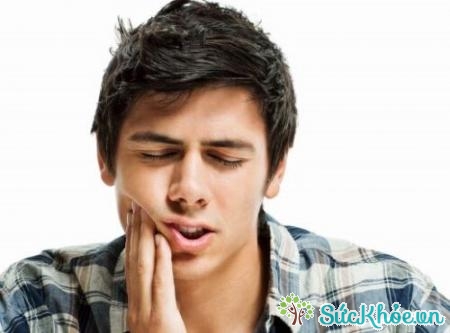 Quá trình mọc răng thường gây đau đớn cho người bệnh