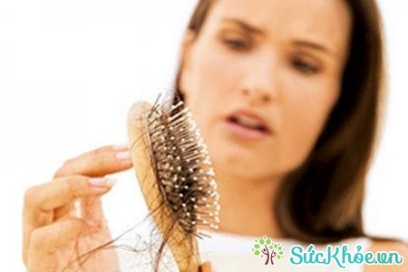 Rụng tóc là một tác dụng phụ của hóa trị ung thư gan