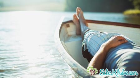 Thư giãn là cách điều trị bệnh nghiến răng khi ngủ do stress