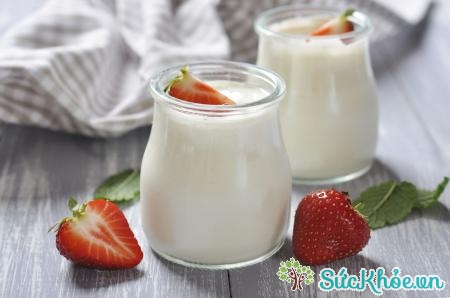 Sữa chua tốt cho quá trình tiêu hóa, kích thích nhu động đường ruột,...